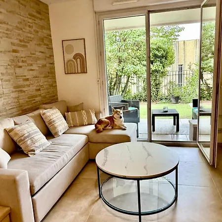 Temple Luxe- By Gc - Balneo - Jardin- Wifi - Parking Prive Securise 아파트