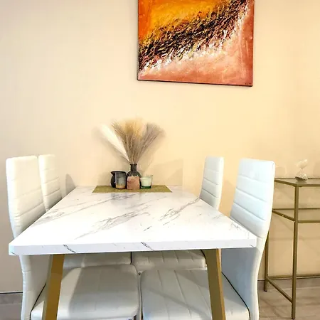 Apartment Temple Luxe- Balneo Et Jardin, Wifi, Parking Prive Securise