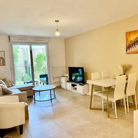 Temple Luxe- By Gc - Balneo - Jardin- Wifi - Parking Prive Securise *