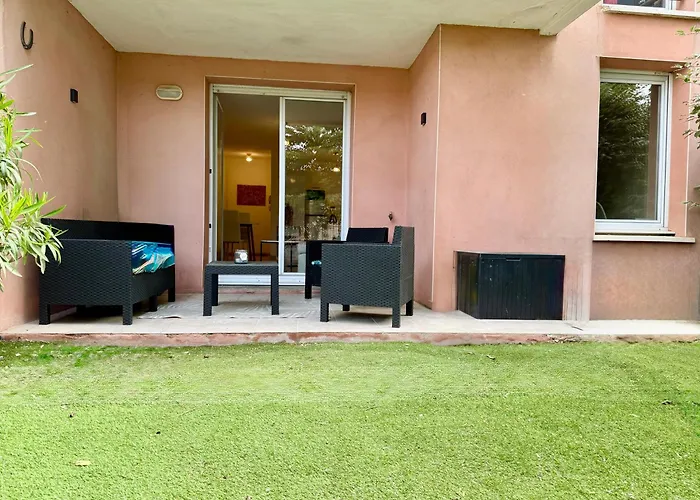 Temple Luxe- Balneo Et Jardin, Wifi, Parking Prive Securise Μπεζιέ